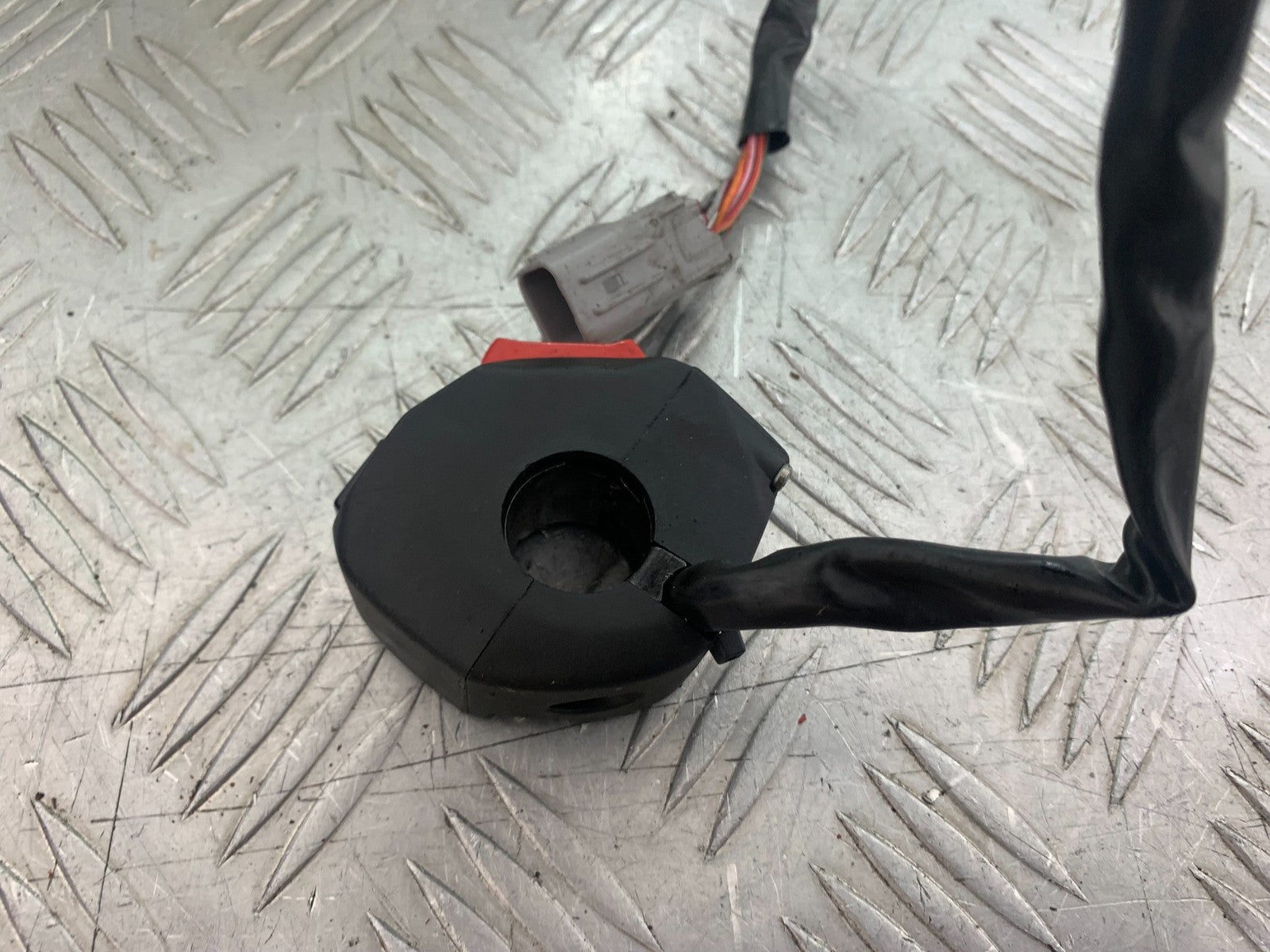 APRILIA RS660 RS 660 RIGHT SWITCH GEAR  YEAR 2020-2024 (CMB1202)