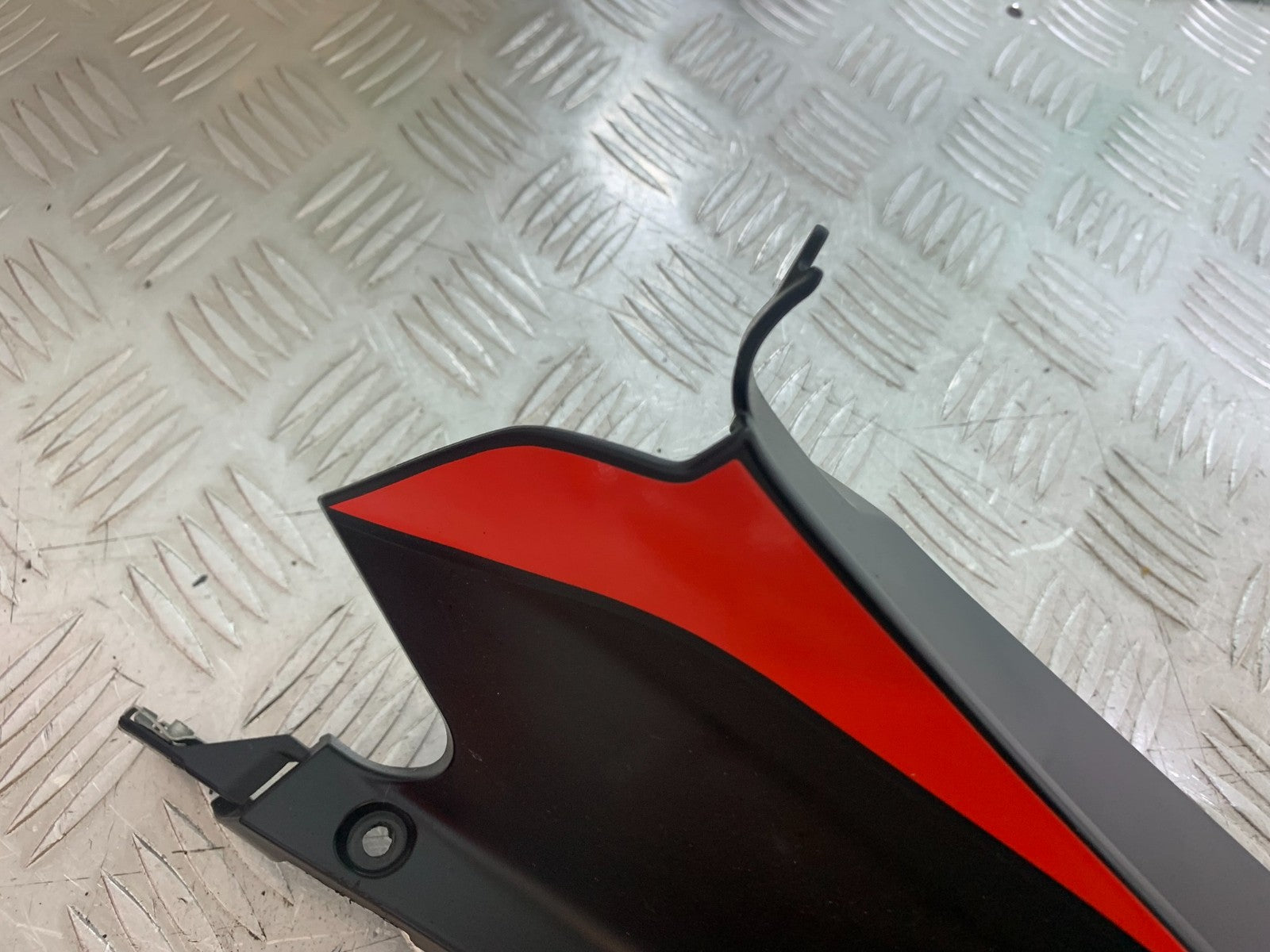 APRILIA RSV4 FACTORY LEFT AIR TUBE COVER  YEAR 2009-2012 (CMB1224)