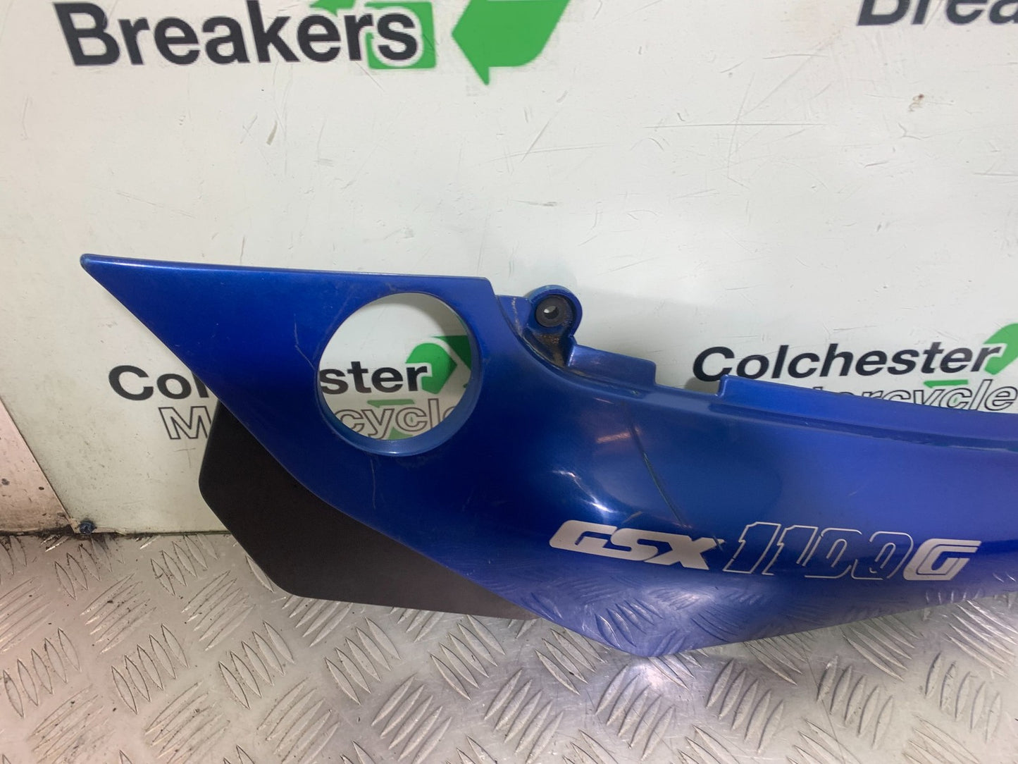 SUZUKI GSX1100 G GSX 1100 G LEFT SEAT PANEL  1991-1996 (CMB1283)