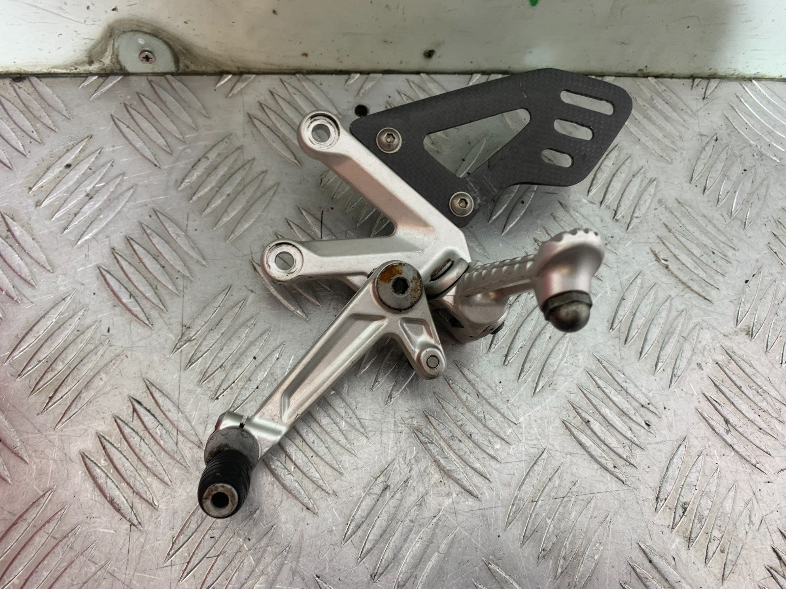 APRILIA TUONO 1000 V4R FRONT LEFT HANGER PEG LEVER  YEAR 2011-13  (CMB1331)