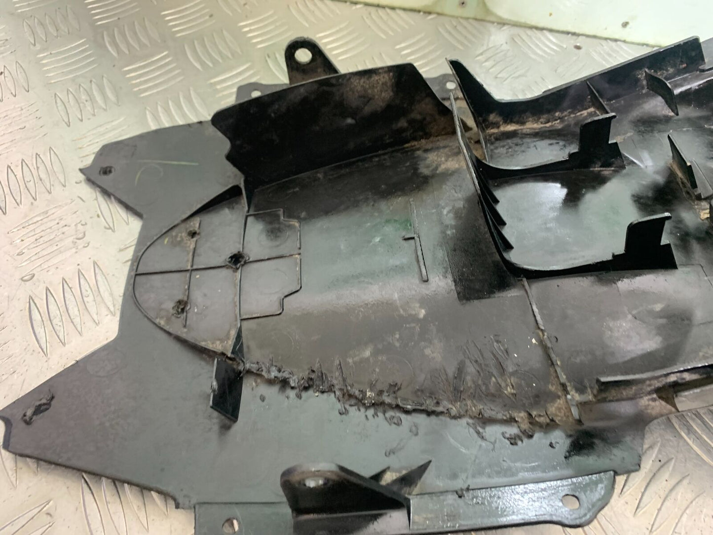 SUZUKI SV1000 SV 1000 K4 UNDERTRAY  YEAR 2003-2007 (CMB1042)