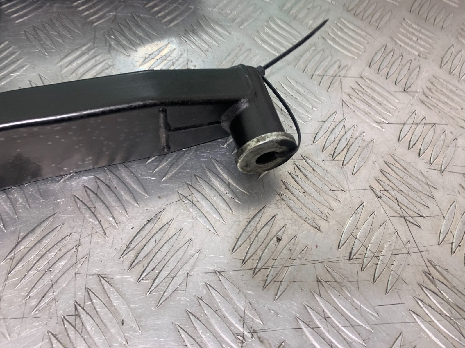YAMAHA XJ6 XJ6-S SWINGARM  YEAR 2009-2015  (CMB1212)
