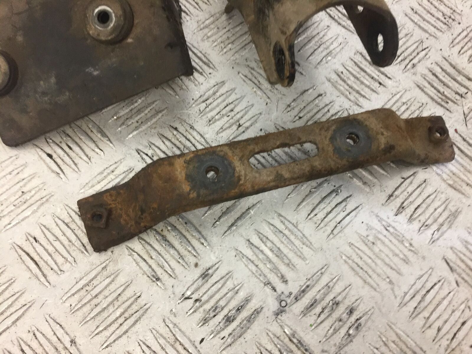 YAMAHA XT660 Z TENERE METAL BRACKETS  YEAR 2012  (STOCK 661)