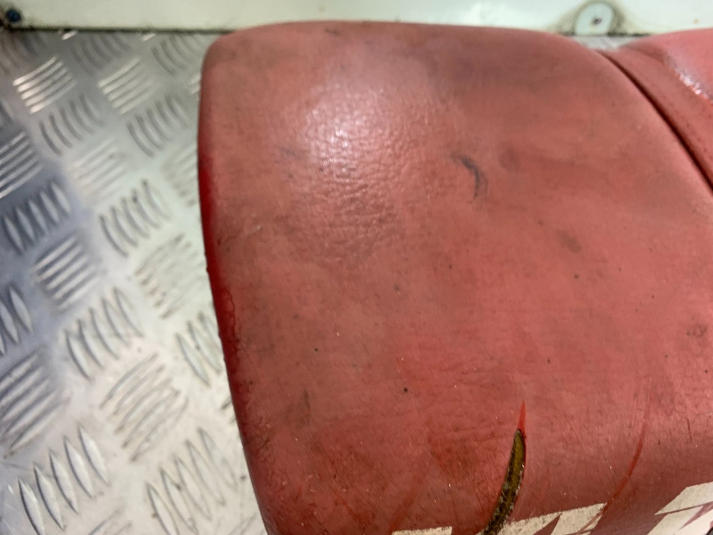 KAWASAKI KLR250 KLR 250 SEAT  YEAR 1984-2001 (CMB1225)
