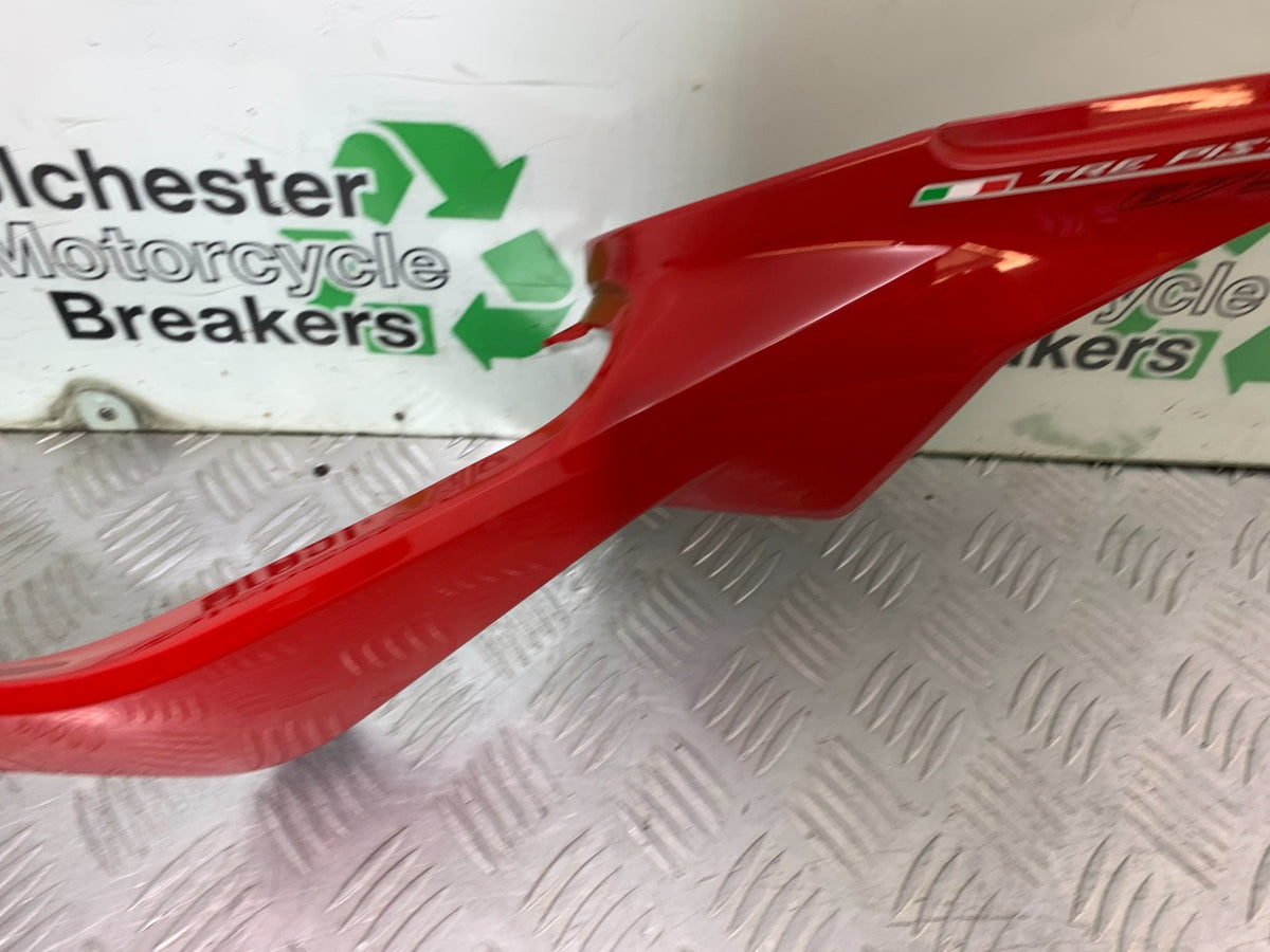 MV AGUSTA 675 F3 RIGHT SEAT PANEL  YEAR 2012-2016 (CMB1302)
