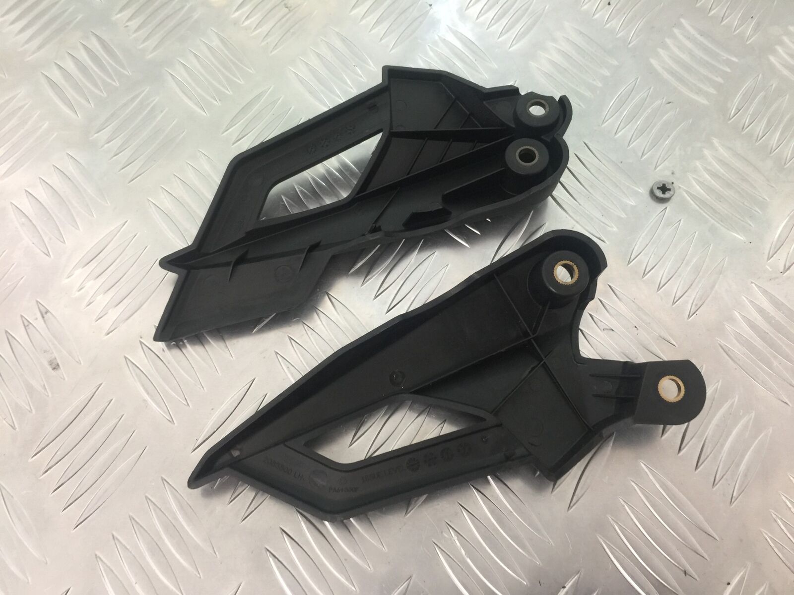 TRIUMPH TIGER 800 XRT HEEL PLATES  YEAR 2015-2017  (STOCK 920)