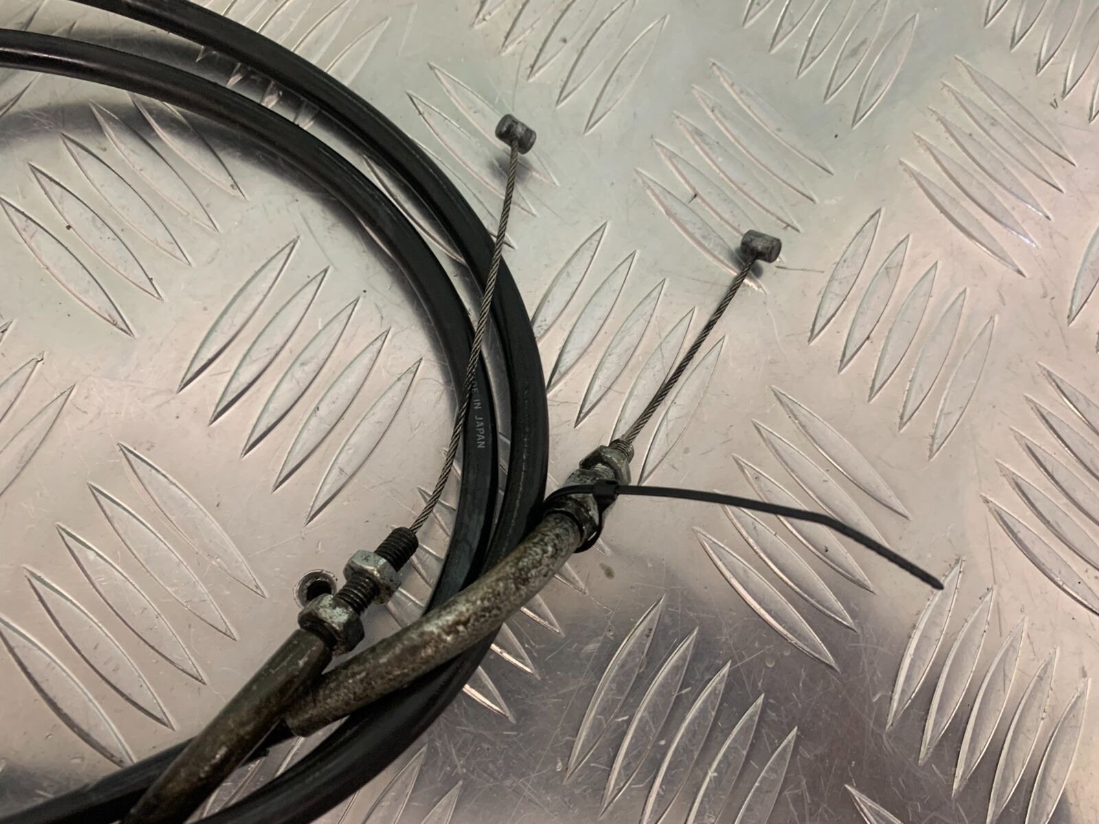 YAMAHA FJR1300 FJR 1300 THROTTLE CABLES   YEAR 2001-05 (STOCK 946)