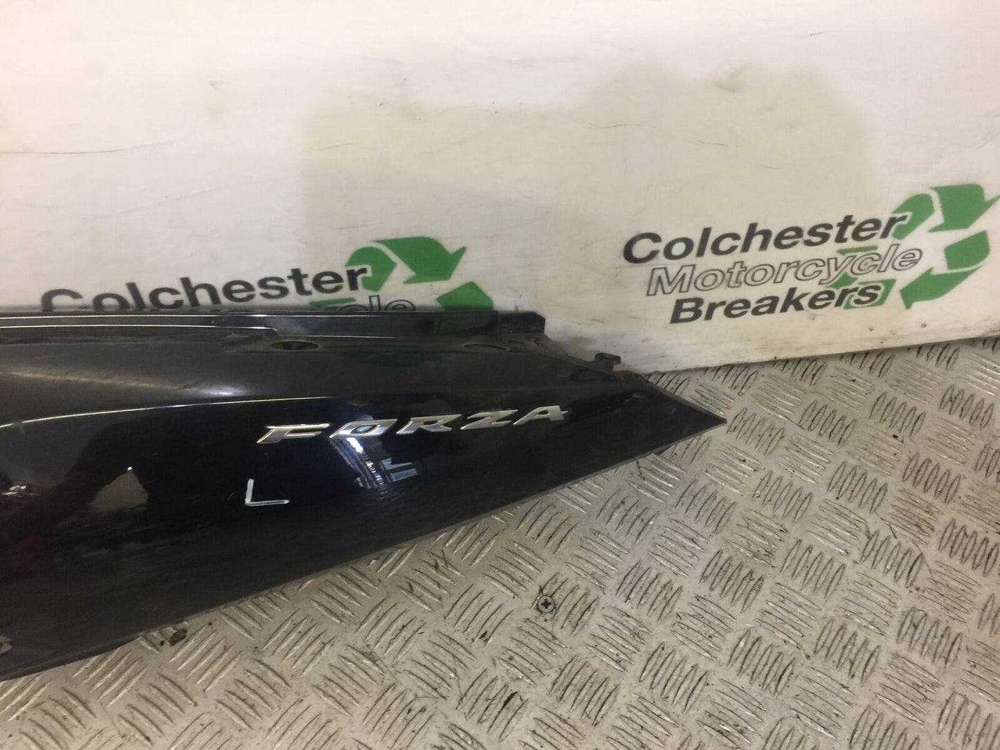 HONDA FORZA 125 LEFT SEAT PANEL YEAR 2015 (STOCK 620)