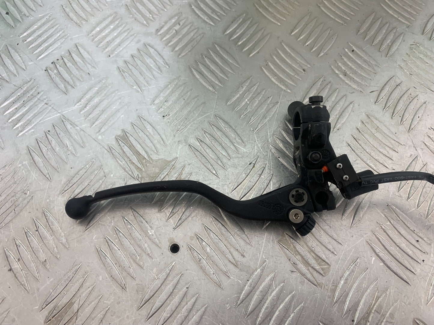 KTM 790 DUKE CLUTCH LEVER AND BRACKET YEAR 2018-2021  (CMB11150)