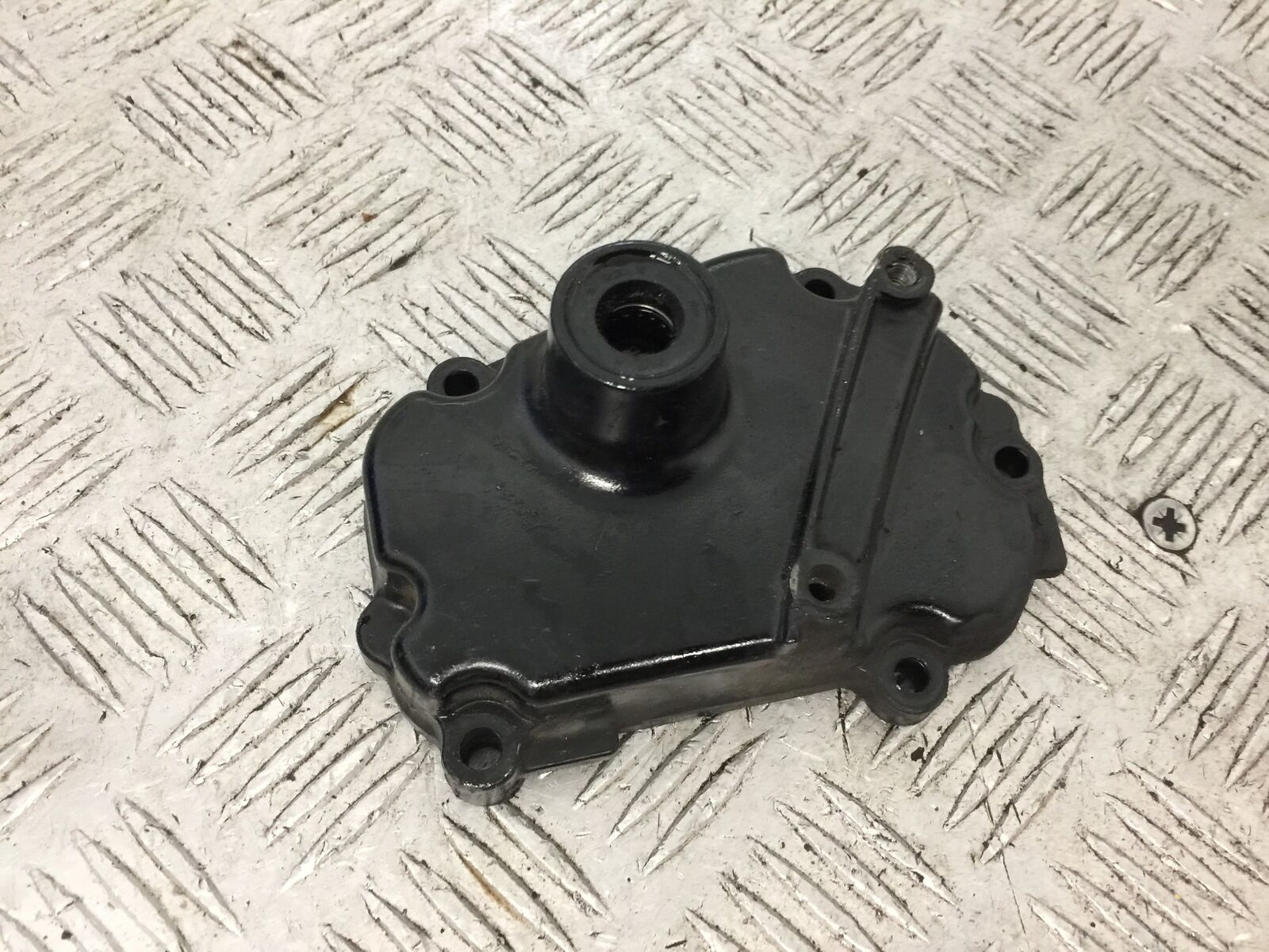 YAMAHA YZF R1 5PW GEAR SHAFT COVER YEAR 2002-2003 (STOCK 899)