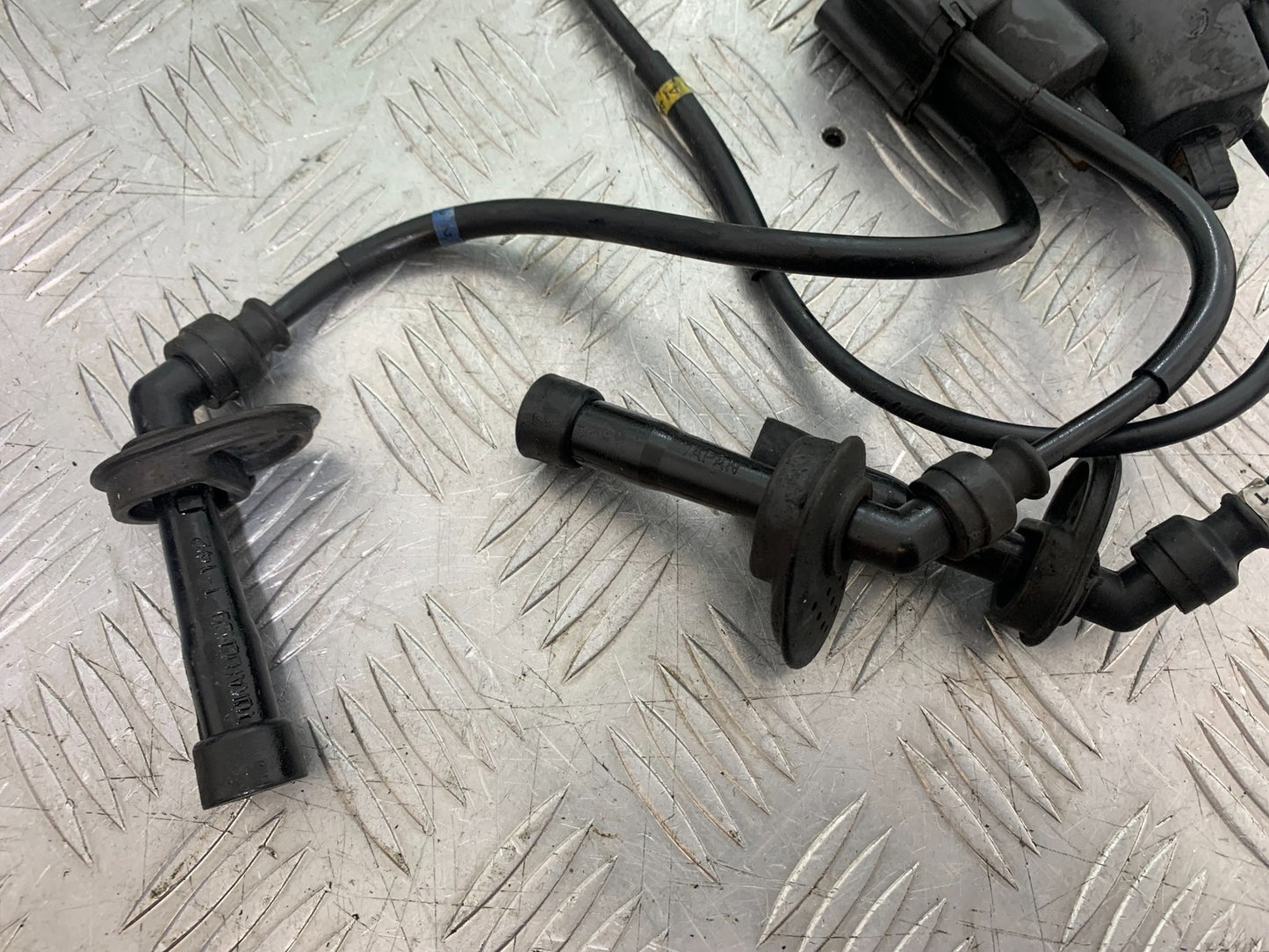 SUZUKI GSF1200 GSF 1200 BANDIT COILS AND CAPS  YEAR 2001-2004 (CMB1188)