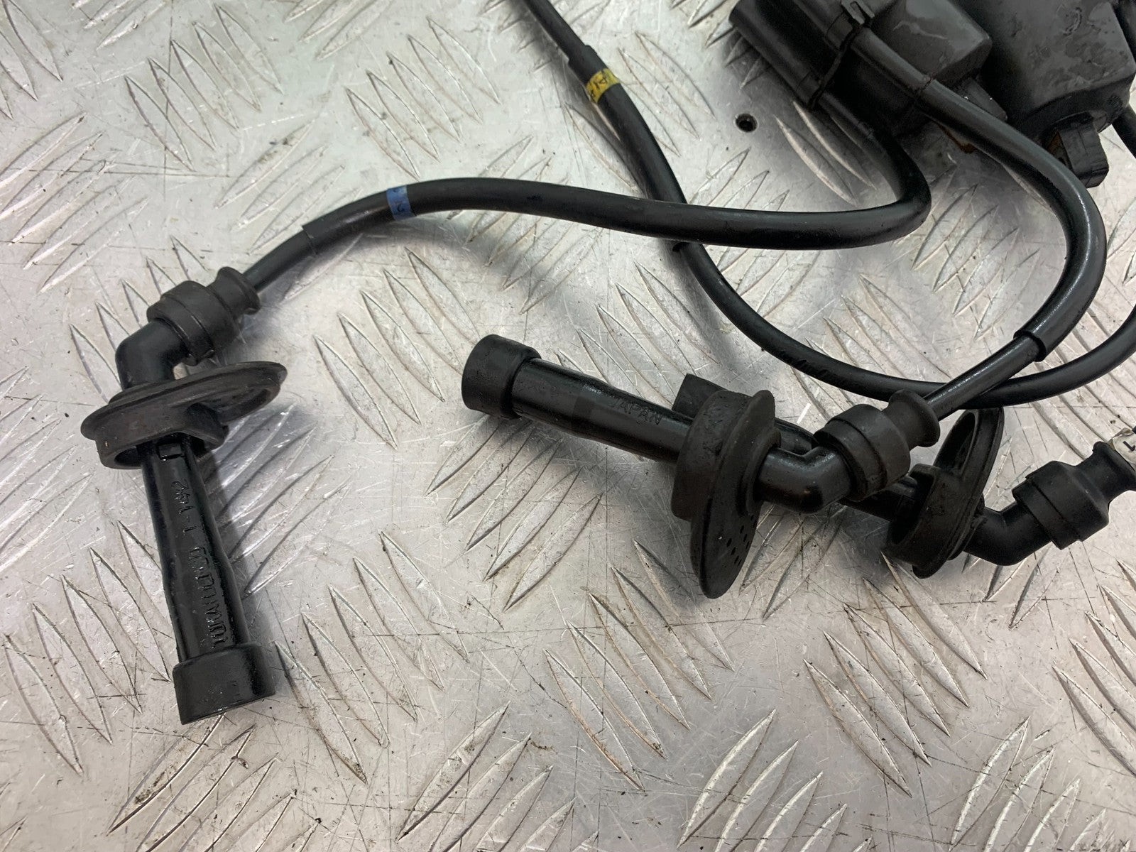 SUZUKI GSF1200 GSF 1200 BANDIT COILS AND CAPS  YEAR 2001-2004 (CMB1188)