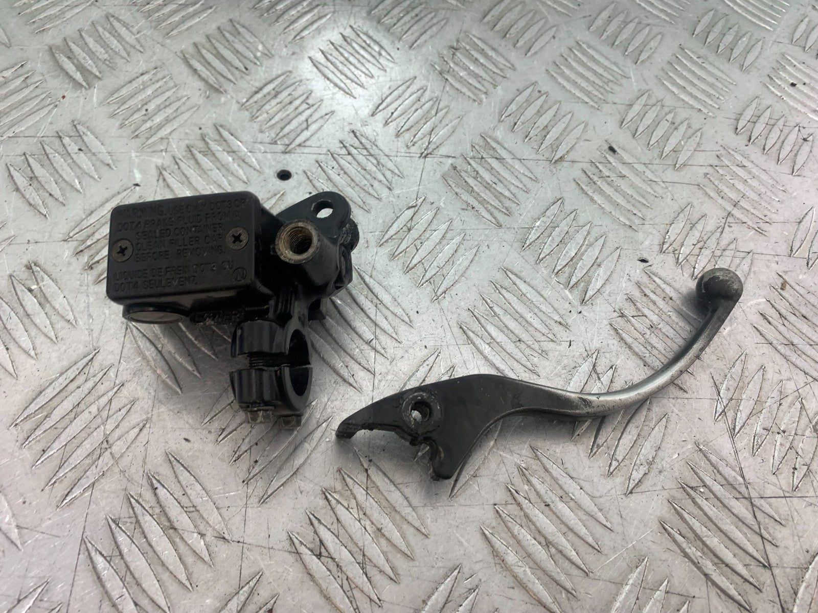 HONDA XL125 VARADERO FRONT BRAKE MASTER CYLINDER   YEAR 2001-2006  (CMB1210)