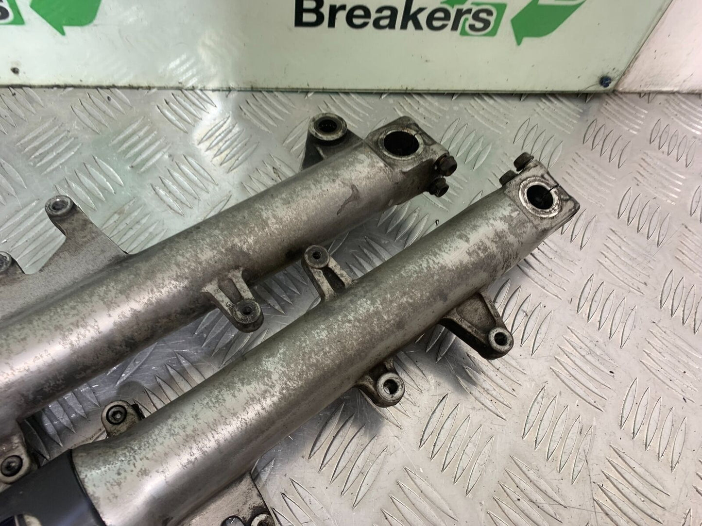HONDA CBR1100 BLACKBIRD FORKS    YEAR 1999-2005 (CMB1103)