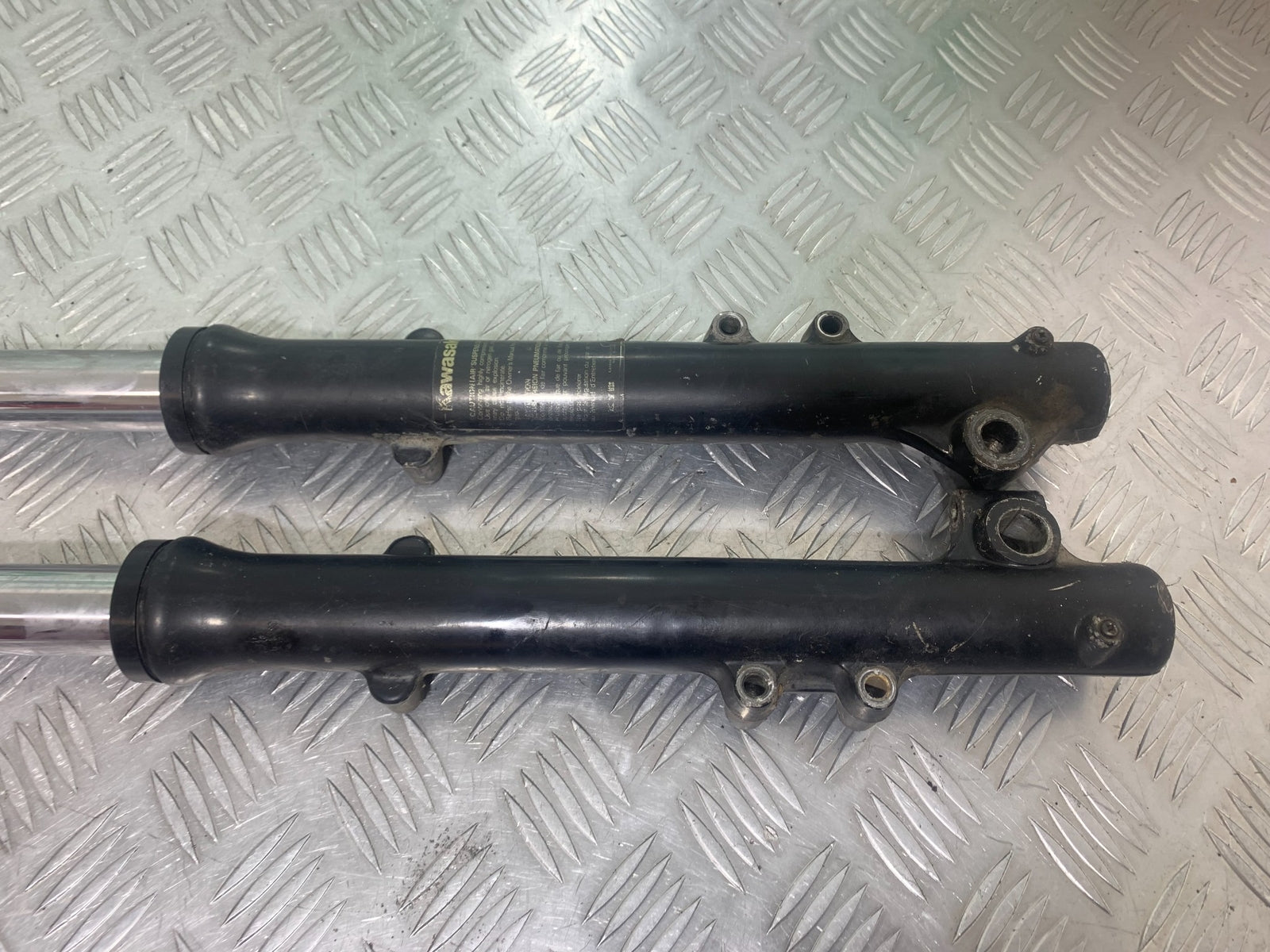 KAWASAKI GT550 GT 550 FORKS YEAR 1984-87 (CMB1141)