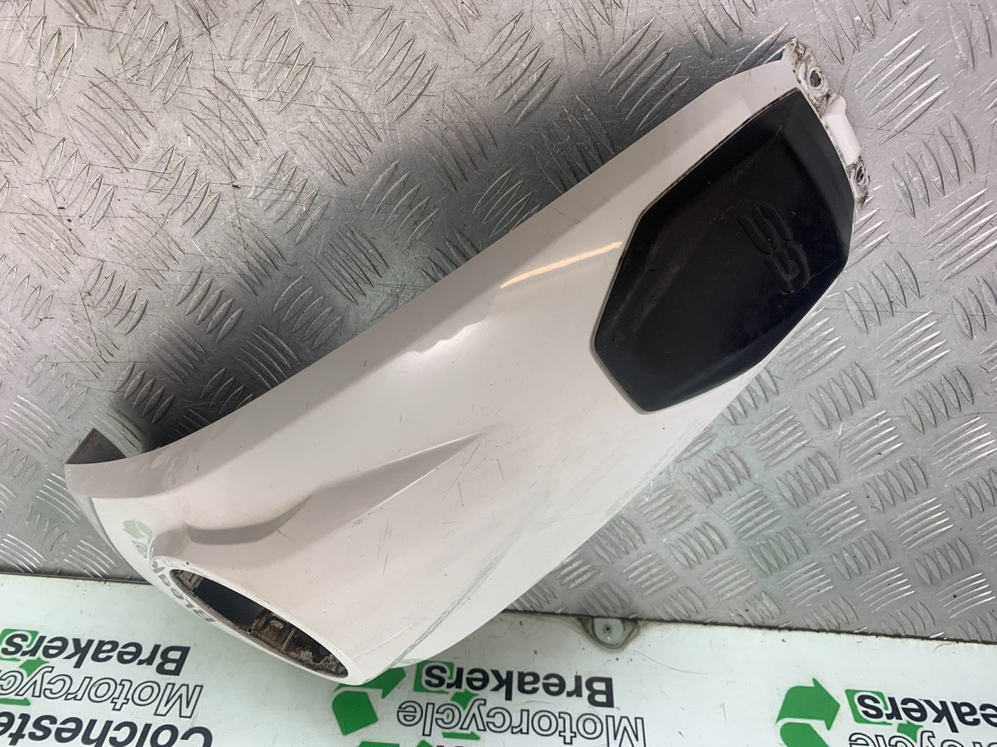 BMW R1200 R 1200 GS CENTER TANK PANEL YEAR 2013-2016 (CMB1257)