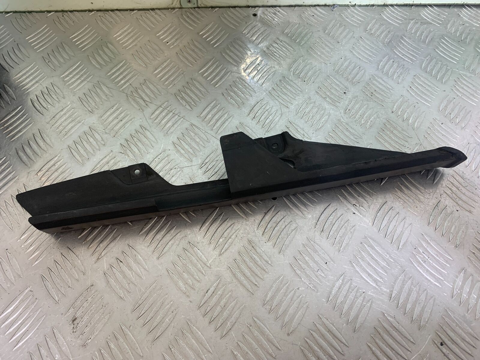 KAWASAKI ZX6R ZX6 J CHAIN GUARD  YEAR 2000 (CMB1129)
