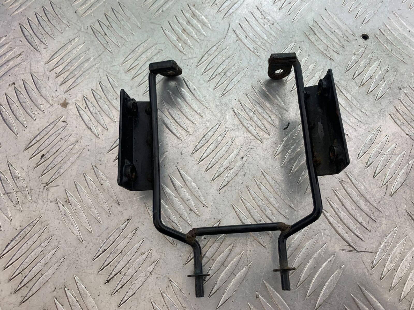 MUTT GT-SS 125 HEADLIGHT BRACKET   YEAR 2020- 2024 (CMB1085)