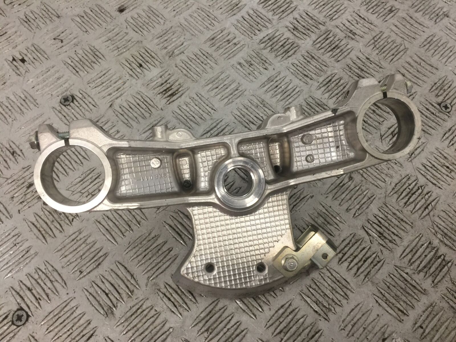 SUZUKI 650 BURGMAN TOP YOKE  YEAR 2014-2018 (STOCK 769)