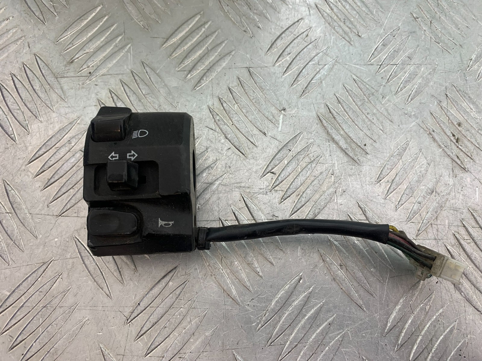 YAMAHA XMAX 125 XMAX-125 LEFT SWITCH GEAR  YEAR 2015-2020  (CMB1266)