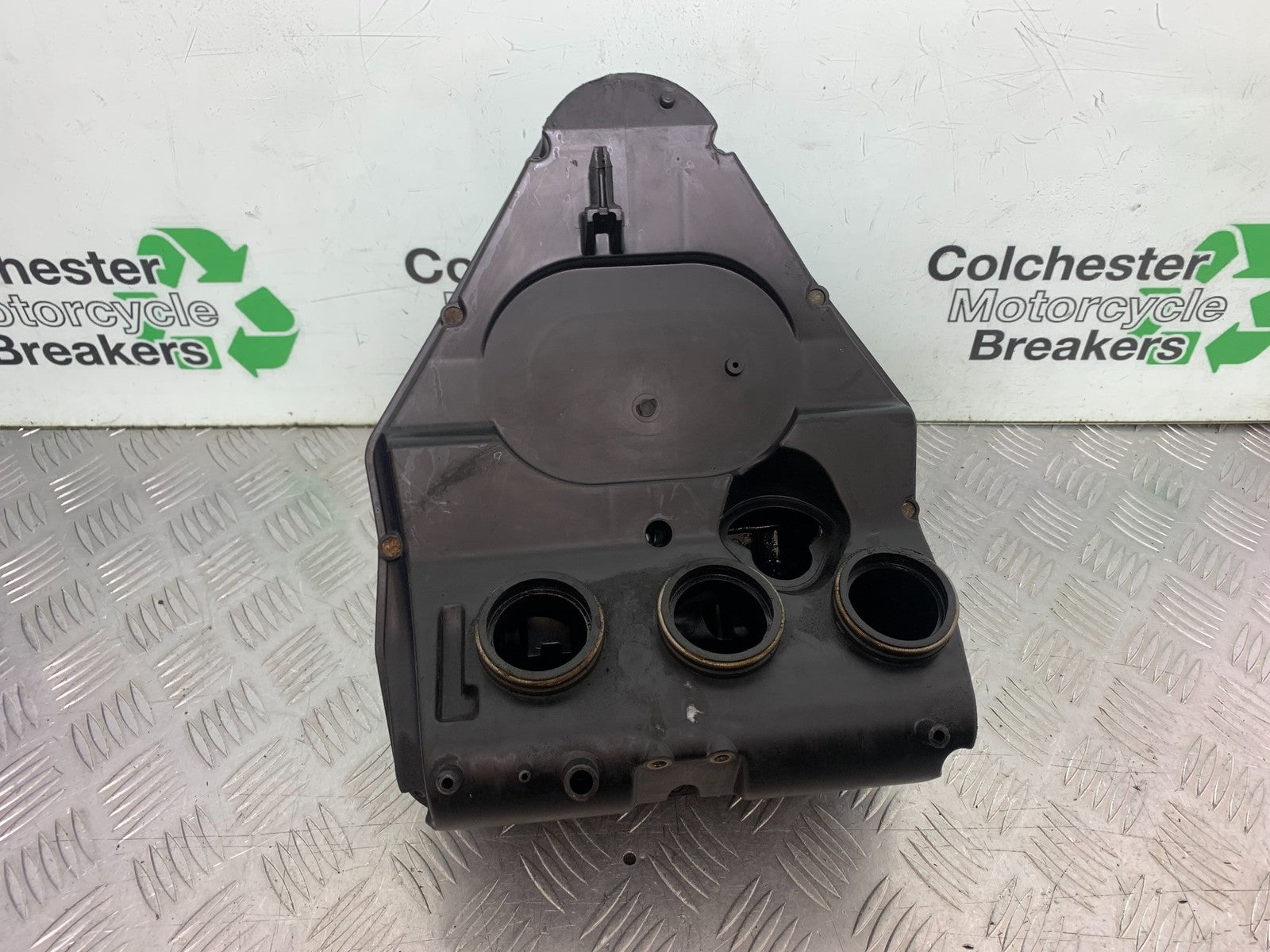 TRIUMPH 955i DAYTONA AIRBOX   YEAR 2002-2006 (CMB1229)