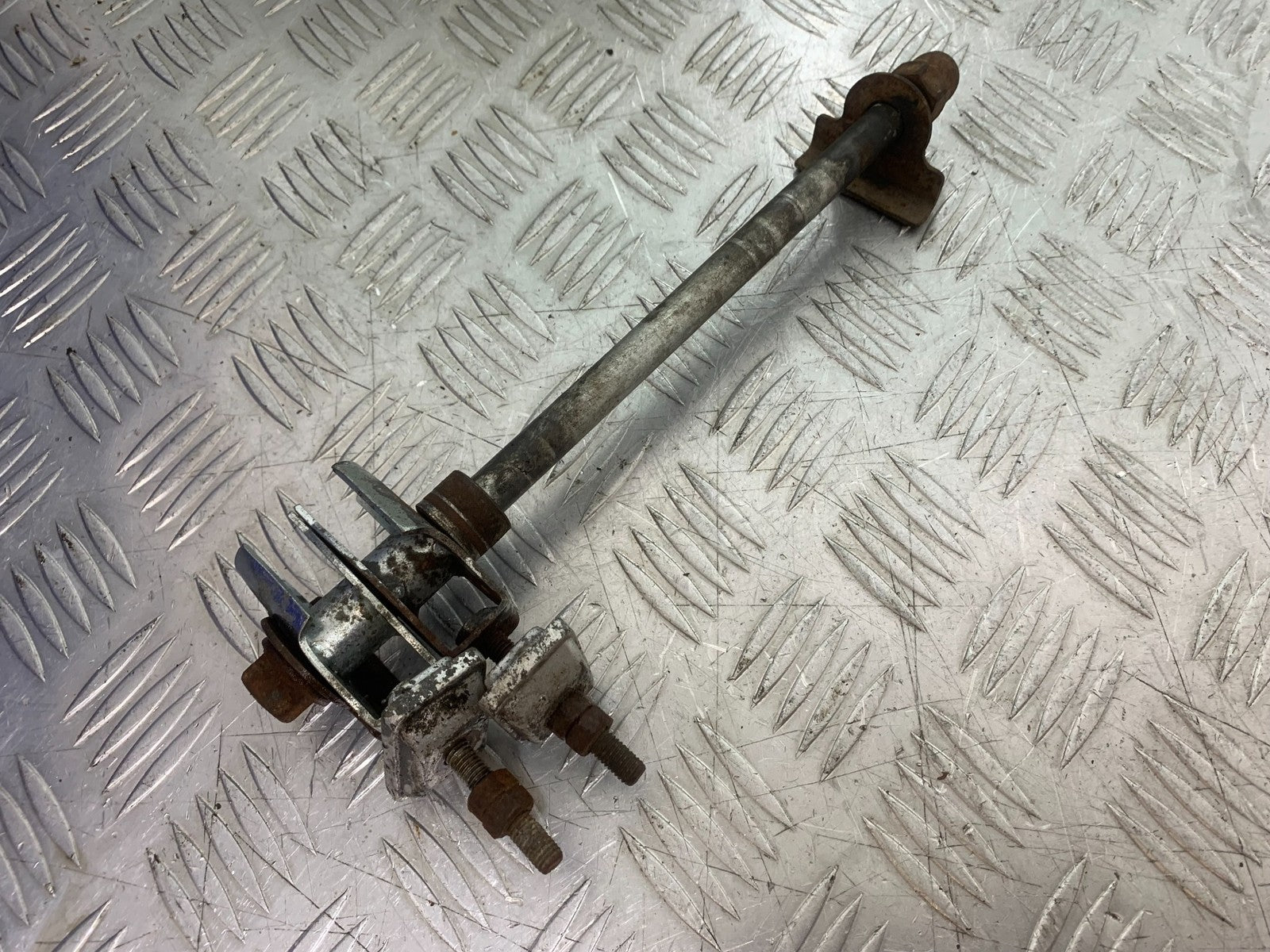 SINNIS TERRAIN 125 REAR WHEEL SPINDLE  YEAR 2017-2020 (CMB1241)