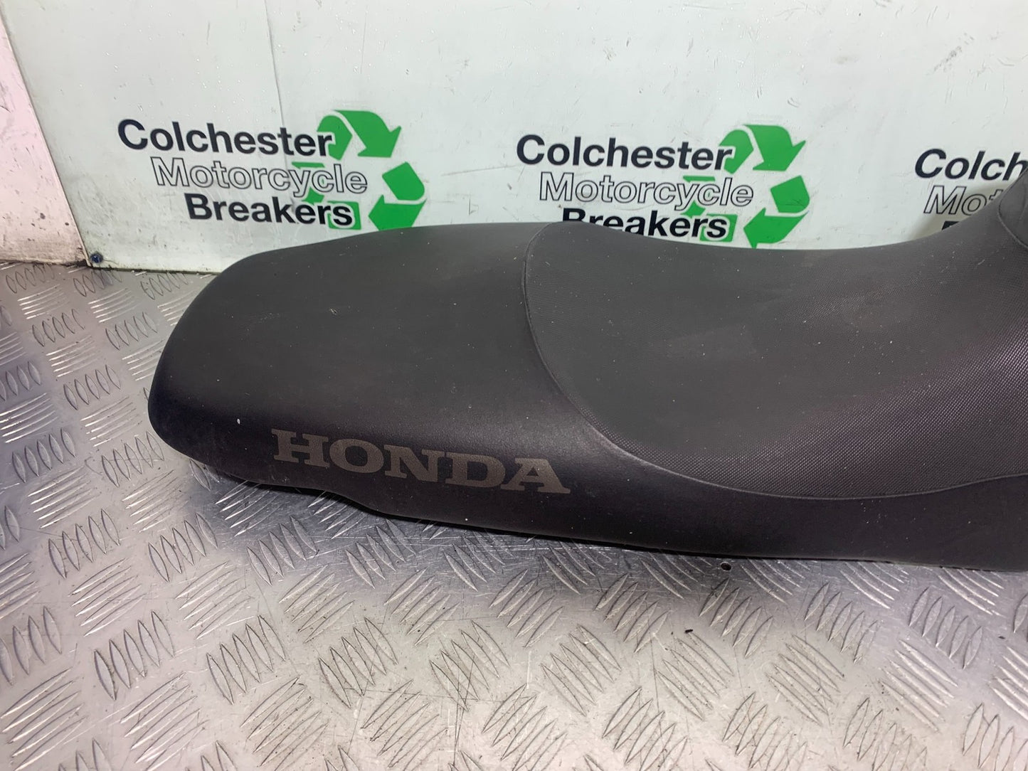 HONDA XL125 VARADERO SEAT   YEAR 2001-2006  (CMB1210)