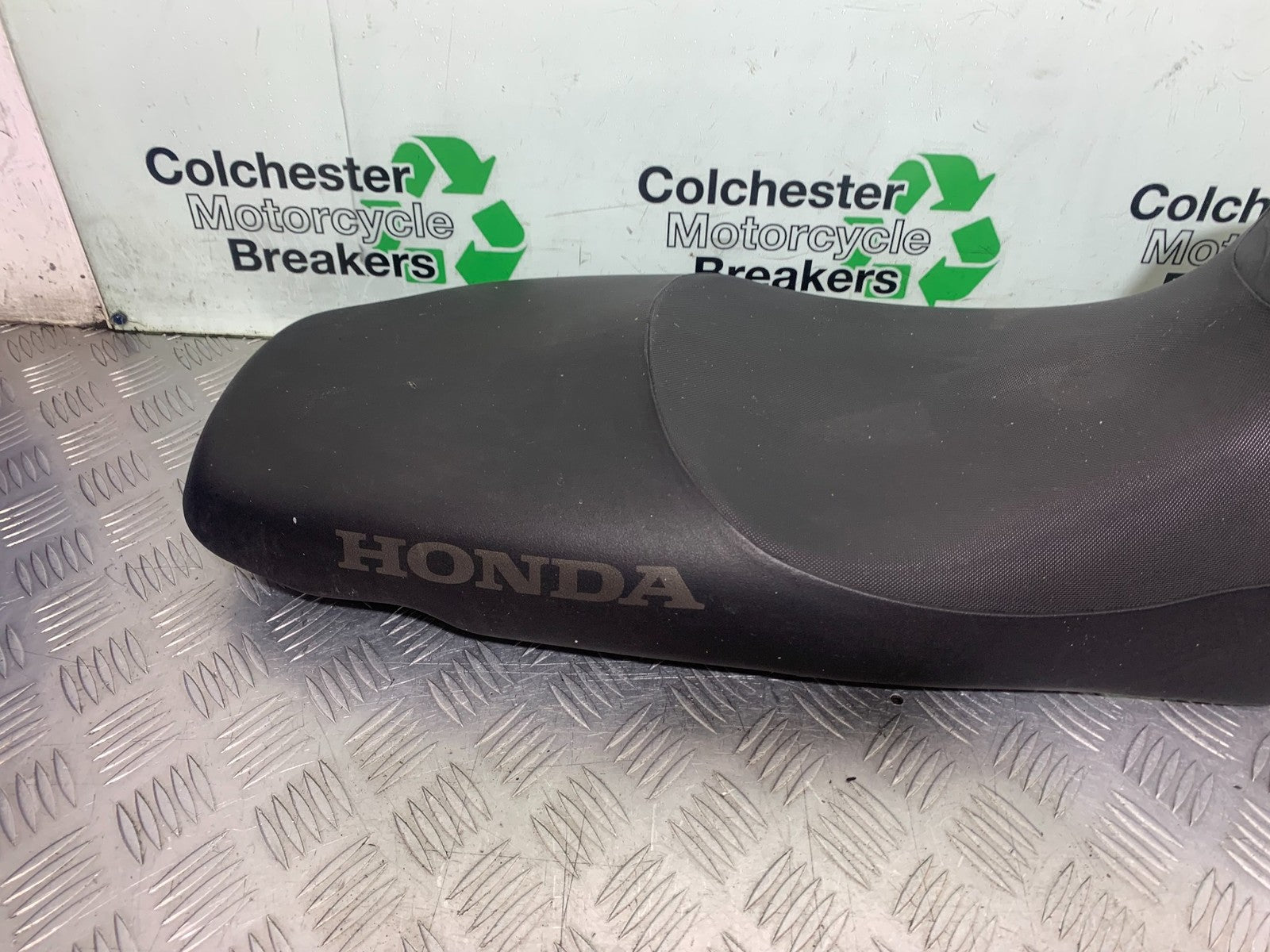 HONDA XL125 VARADERO SEAT   YEAR 2001-2006  (CMB1210)