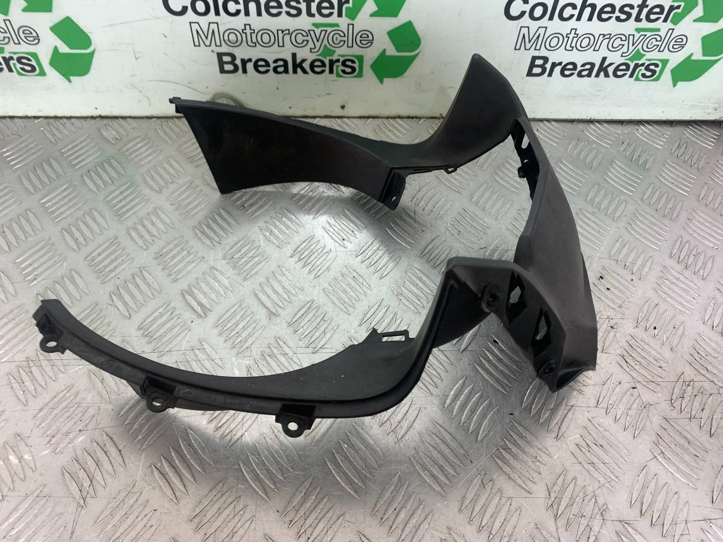 HONDA XL125 VARADERO CLOCK SURROUND   YEAR 2001-2006  (CMB1210)