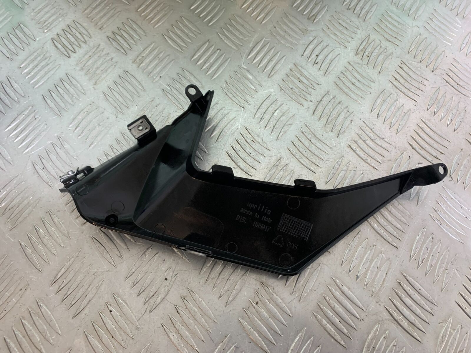 APRILIA SL750 SL 750 SHIVER INFILL PANEL YEAR 2012 (CMB1074)