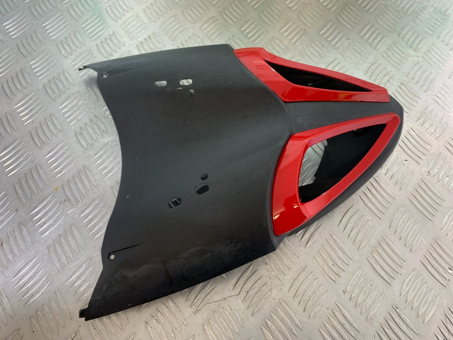MOTORINI MISANO SXI 125 TAIL PIECE REAR LIGHT SURROUND   YEAR 2022 (CMB1078)