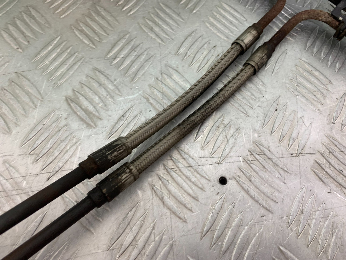 TRIUMPH 955i SPRINT ST OIL COOLER AND LINES  YEAR 1999-04 (CMB1230)