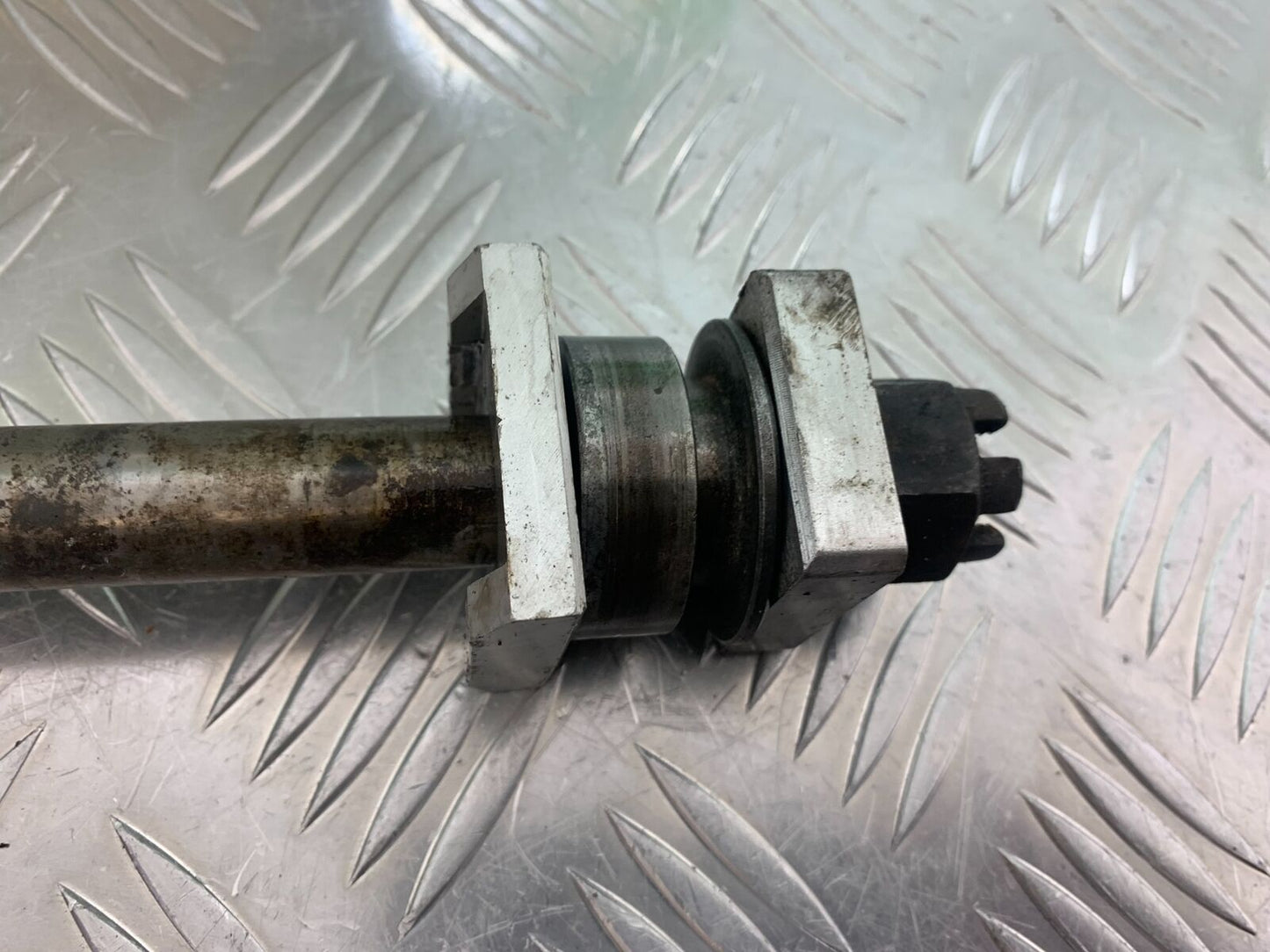 KAWASAKI ZZR1200 ZZR 1200 REAR WHEEL SPINDLE  YEAR 2002-05 (STOCK 993)